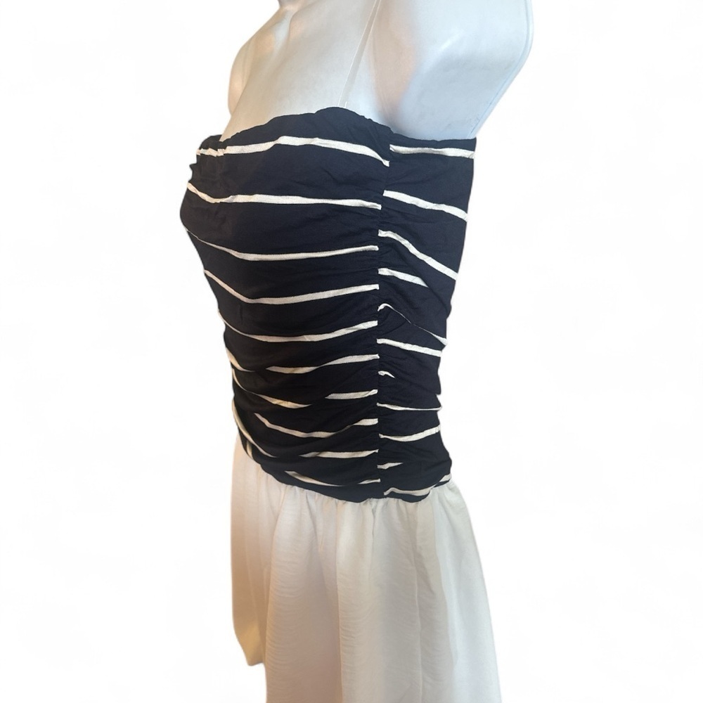 Gilli Romper Size Medium Navy Blue White Striped Pull On Bubble Hem Shorts - Picture 6 of 14